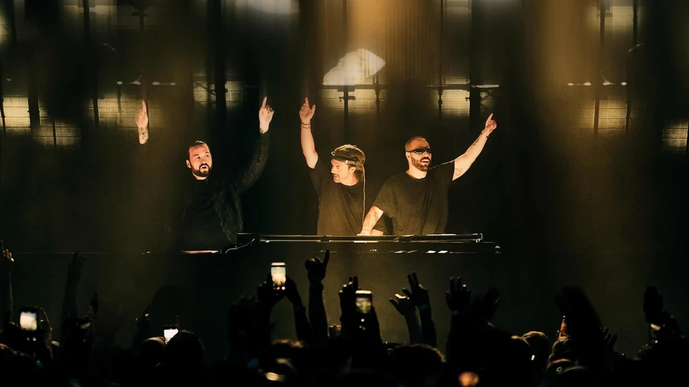 bekijk hoe swedish house mafia hun nieuwe nummer happiness is so sad met lykke li in premiere br